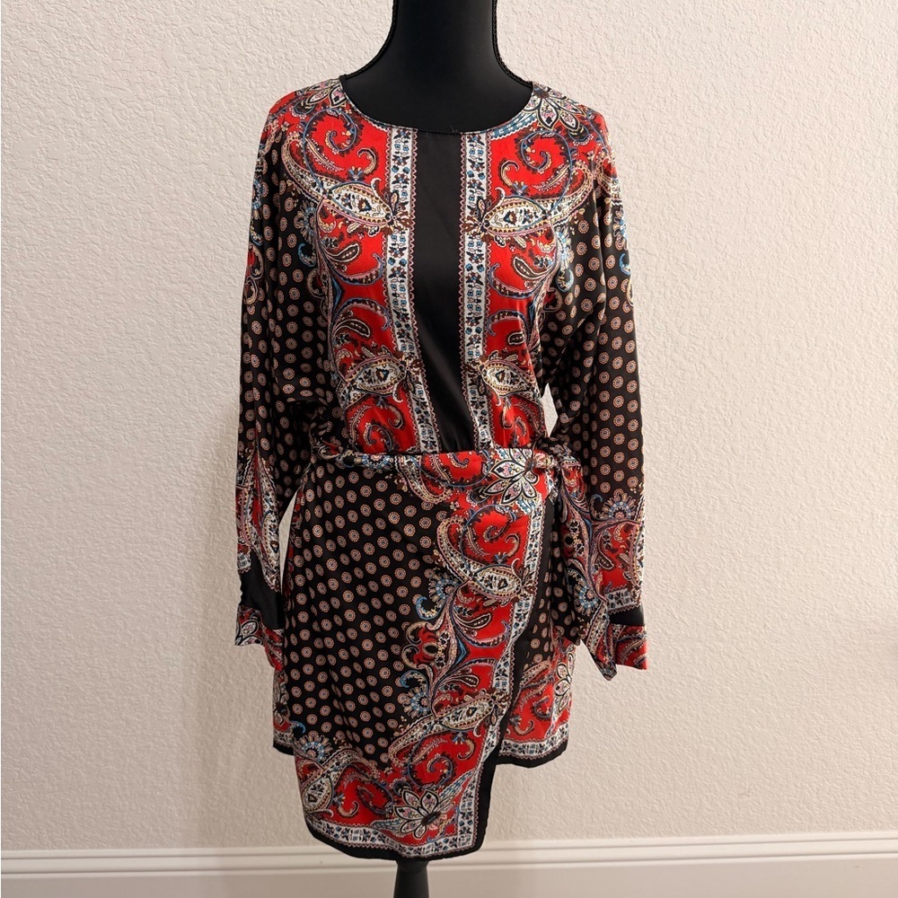 ZARA Multicolor Paisley Wrap Waist Dress 2026 Apron Trend Feminine Chic